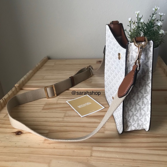 🌼Michael Kors Purse - Picture 3 of 11